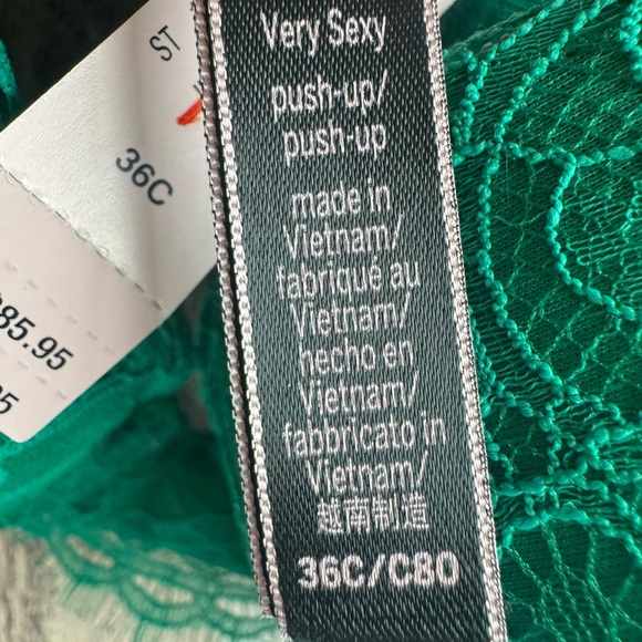 NWT Victoria’s Secret Very Sexy Lace Shine Strap Plunge Push Up Bra 36C - Picture 8 of 9